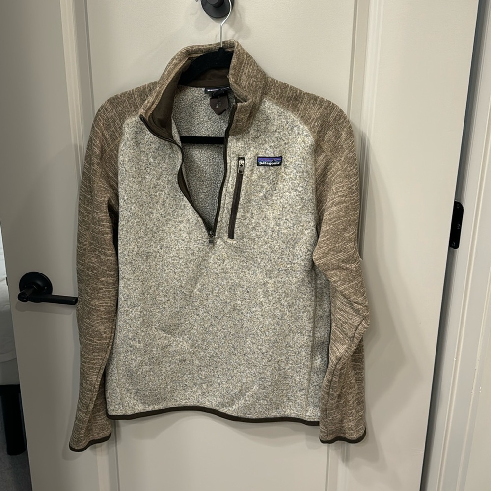 Men’s size SM Patagonia pullover